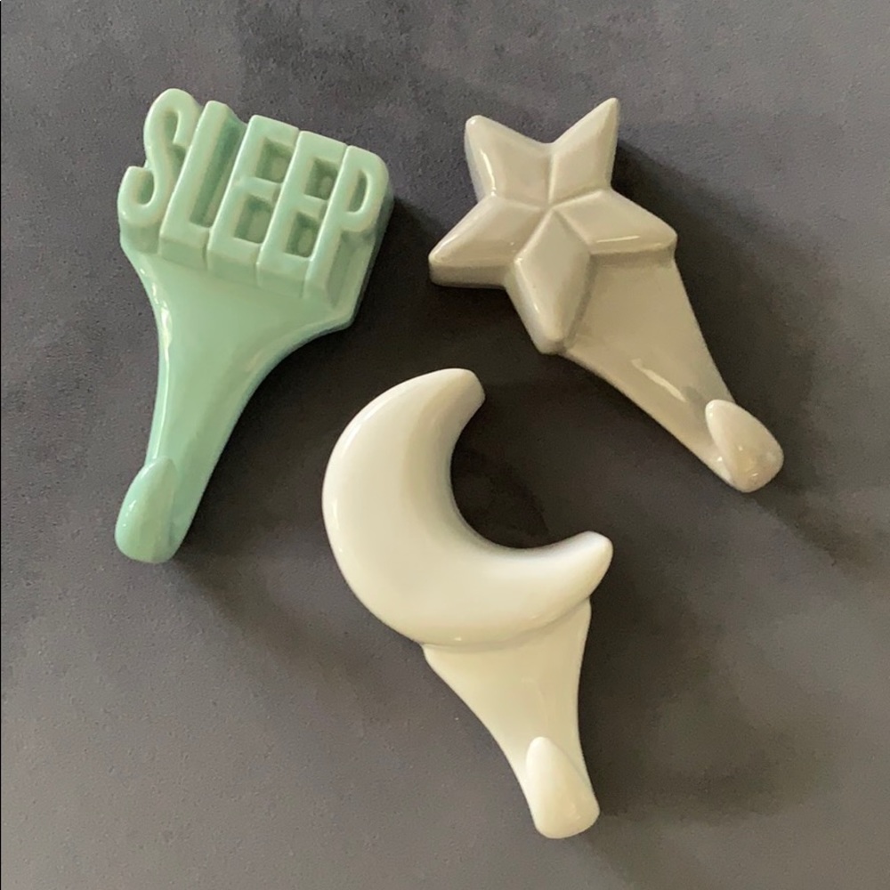 3 pc SET decorative wall mount ceramic hooks - Picture 7 of 9